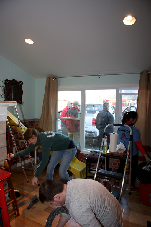 Chaos as we try to get it the room done in time!