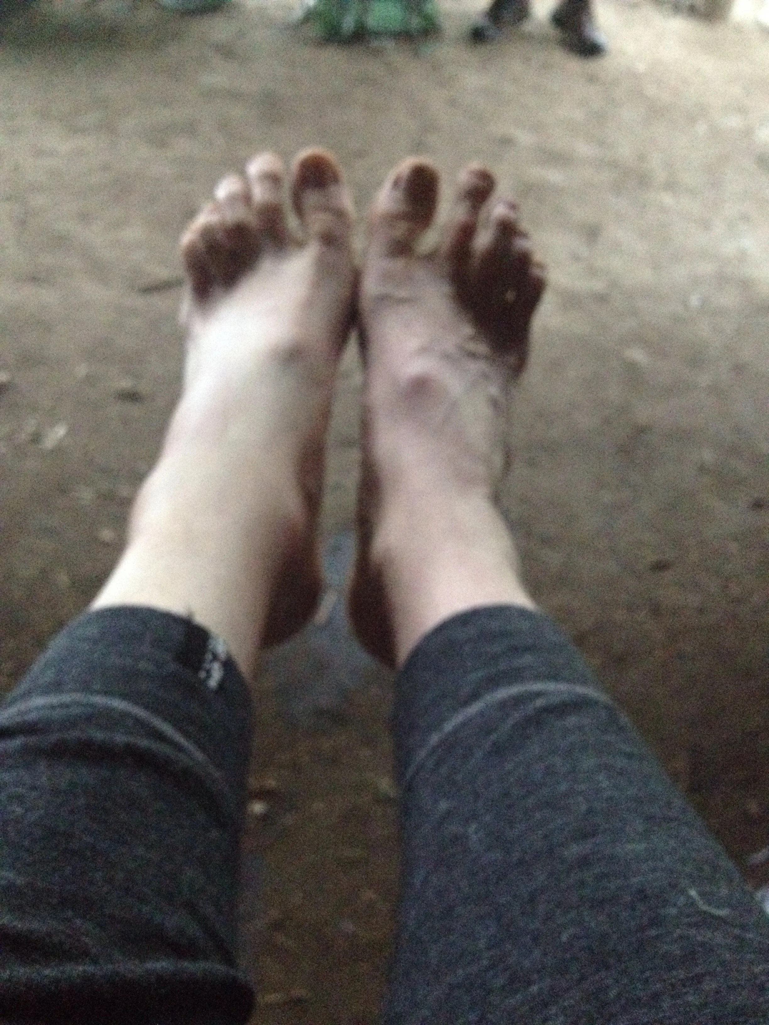 Do these pants make my left foot look fat?