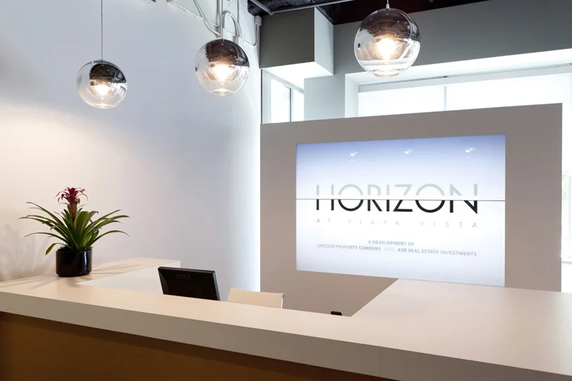 Horizon Lightbox.jpg