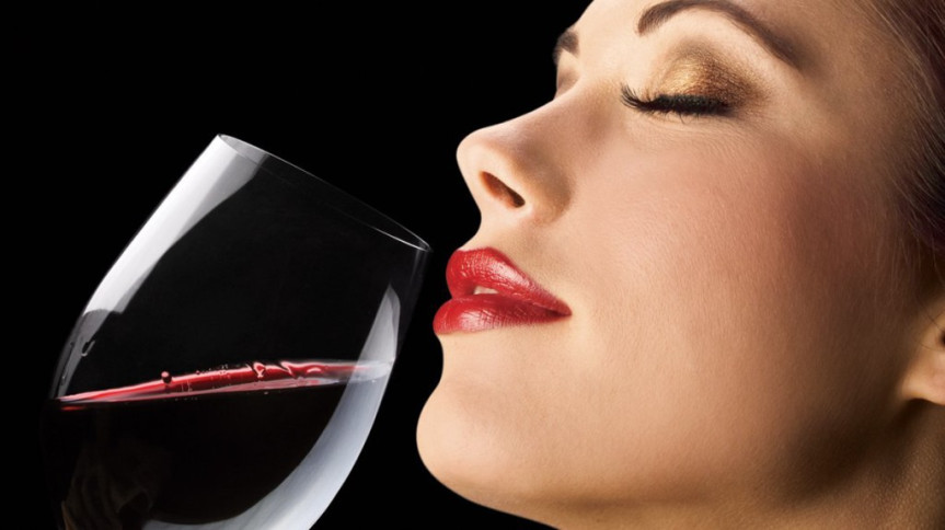 woman-drinking-red-wine2-1024x574.jpg