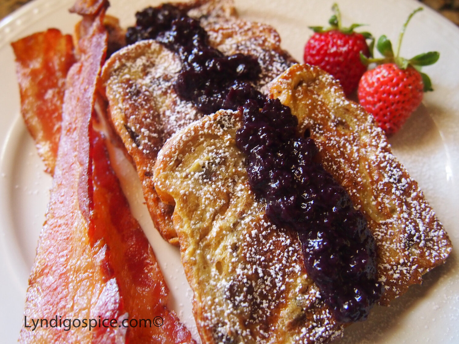 French toast with Lyndigo Spice® blueberry fruit spread