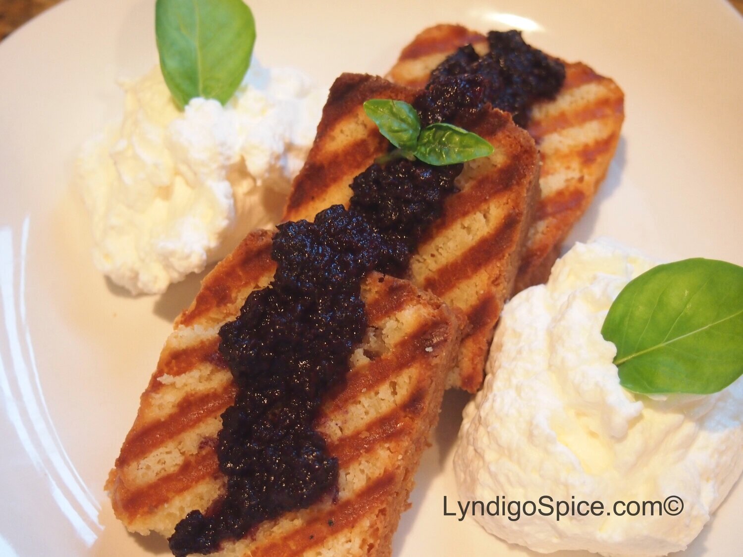 Grilled Lemon Pound Cake with Gingery Blueberry Fruit Spread