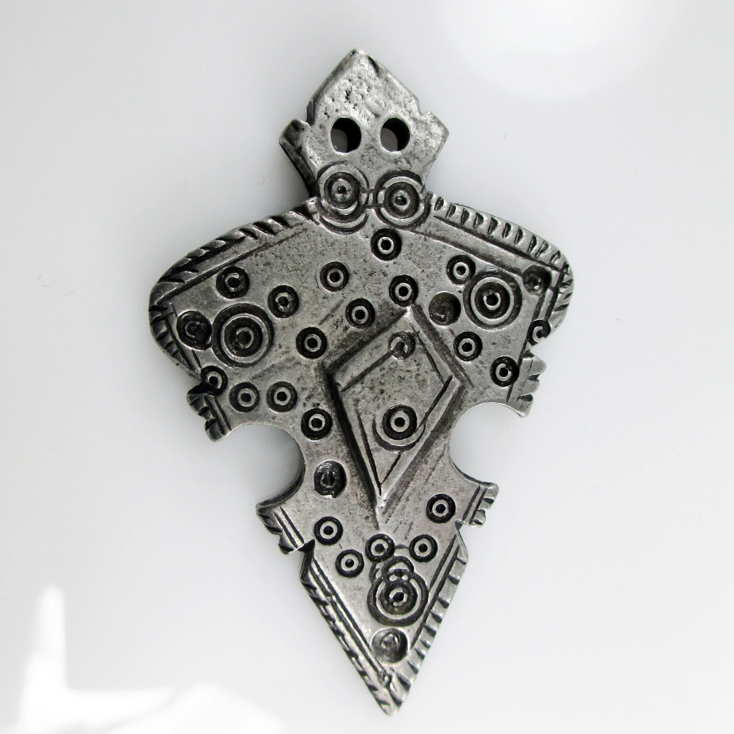 201701 Metal Arrowhead Pendant Front.jpg