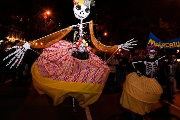 Skeleton Lola and Skeleton Princess