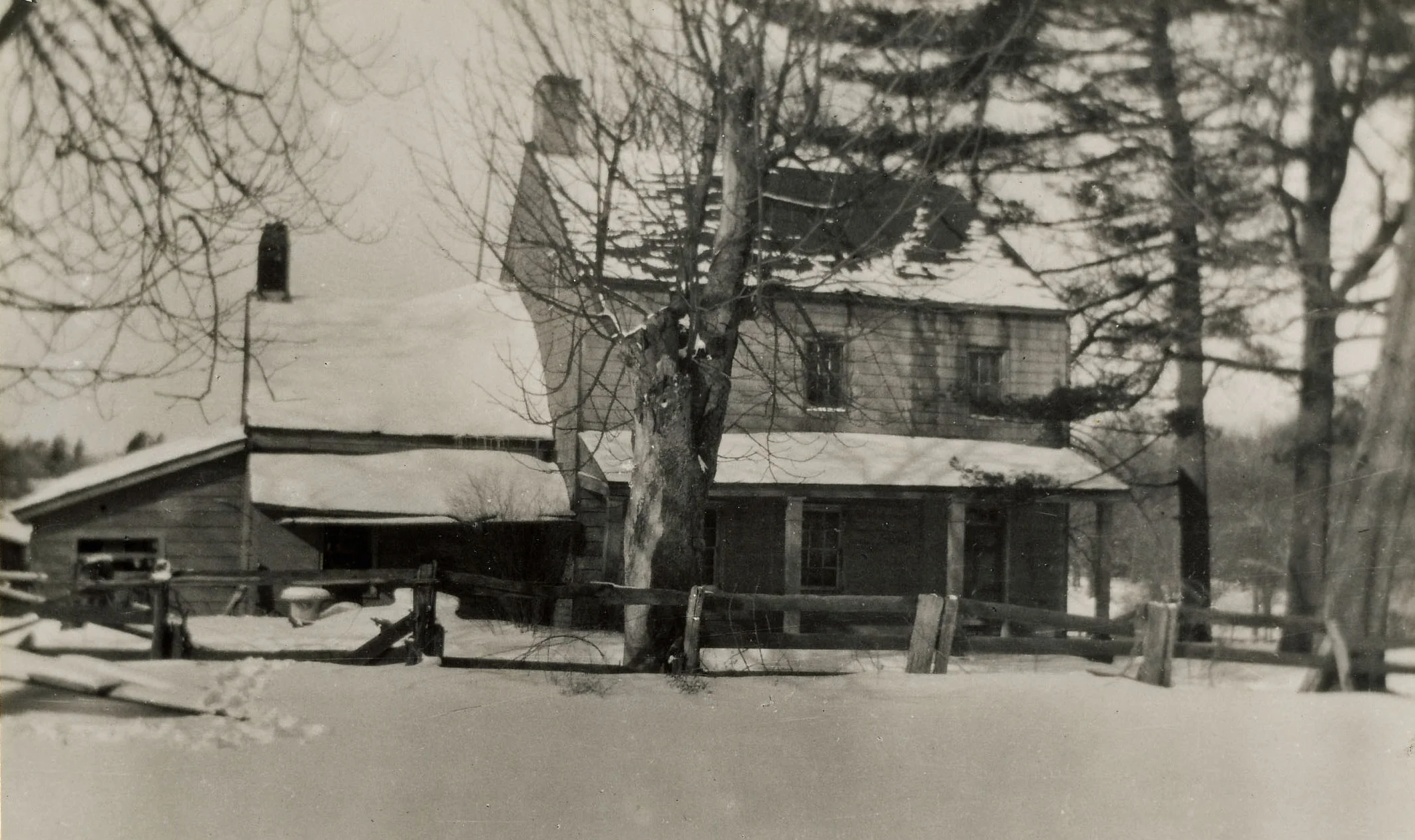 The Angevine-Hatfield-Morris House, c 1900.