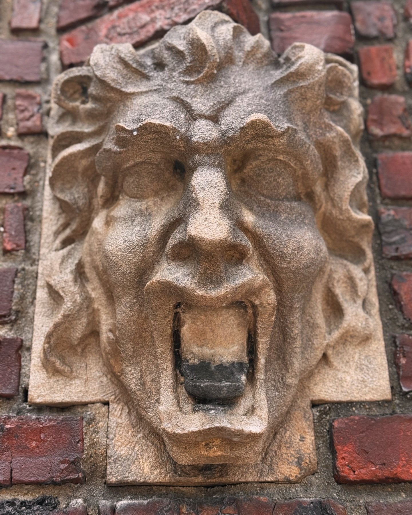 Have you ever noticed this face glaring at you in downtown Scarsdale? Do you know where it is?  Look closely and you&rsquo;ll find a pair of them standing guard over a building&hellip;..

More fun and fascinating details about Scarsdale at tomorrow n