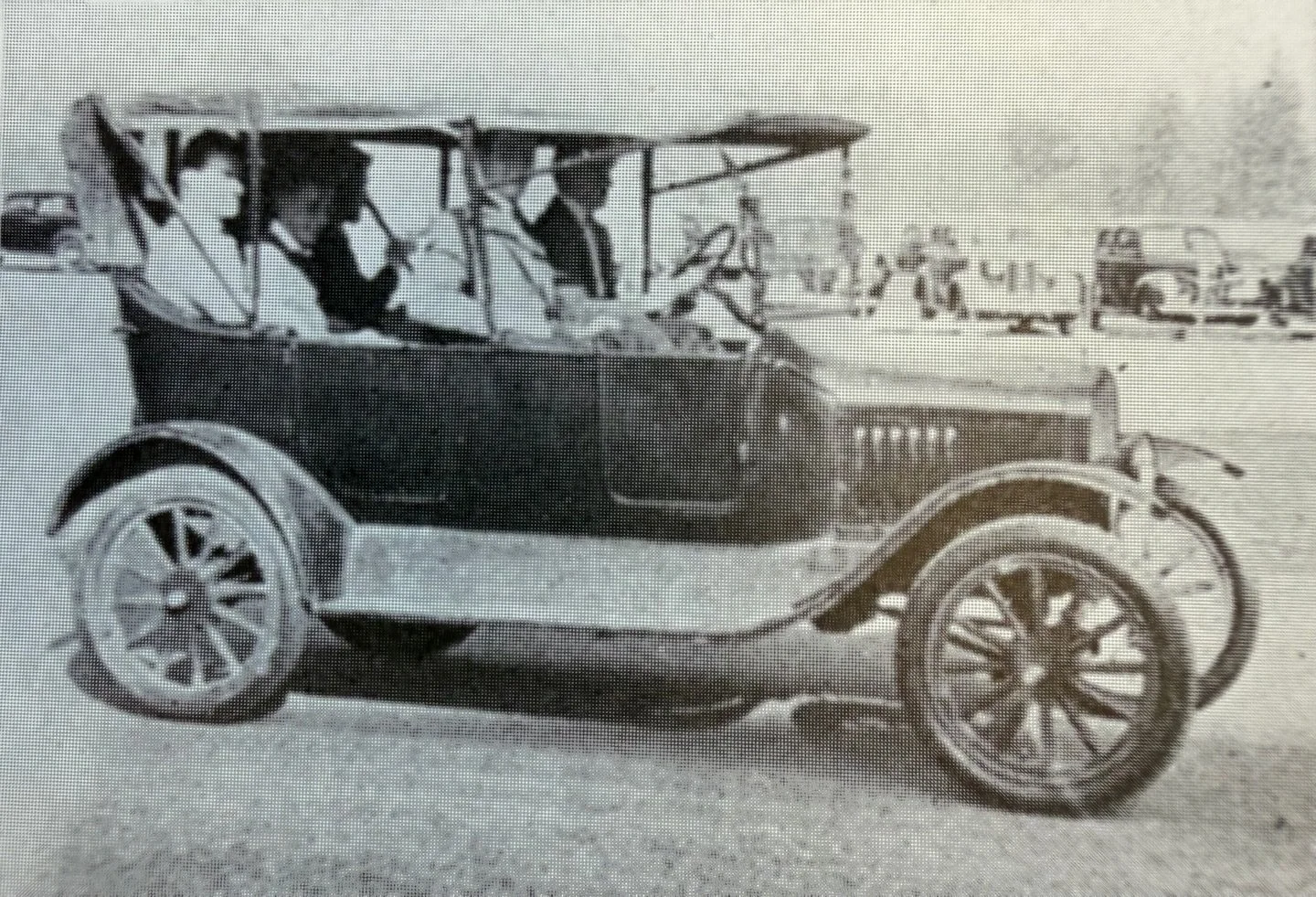 Sweet rides at Scarsdale High School 🚘

📸1934-1935 Scarsdale High Yearbooks @scarsdalelibrary