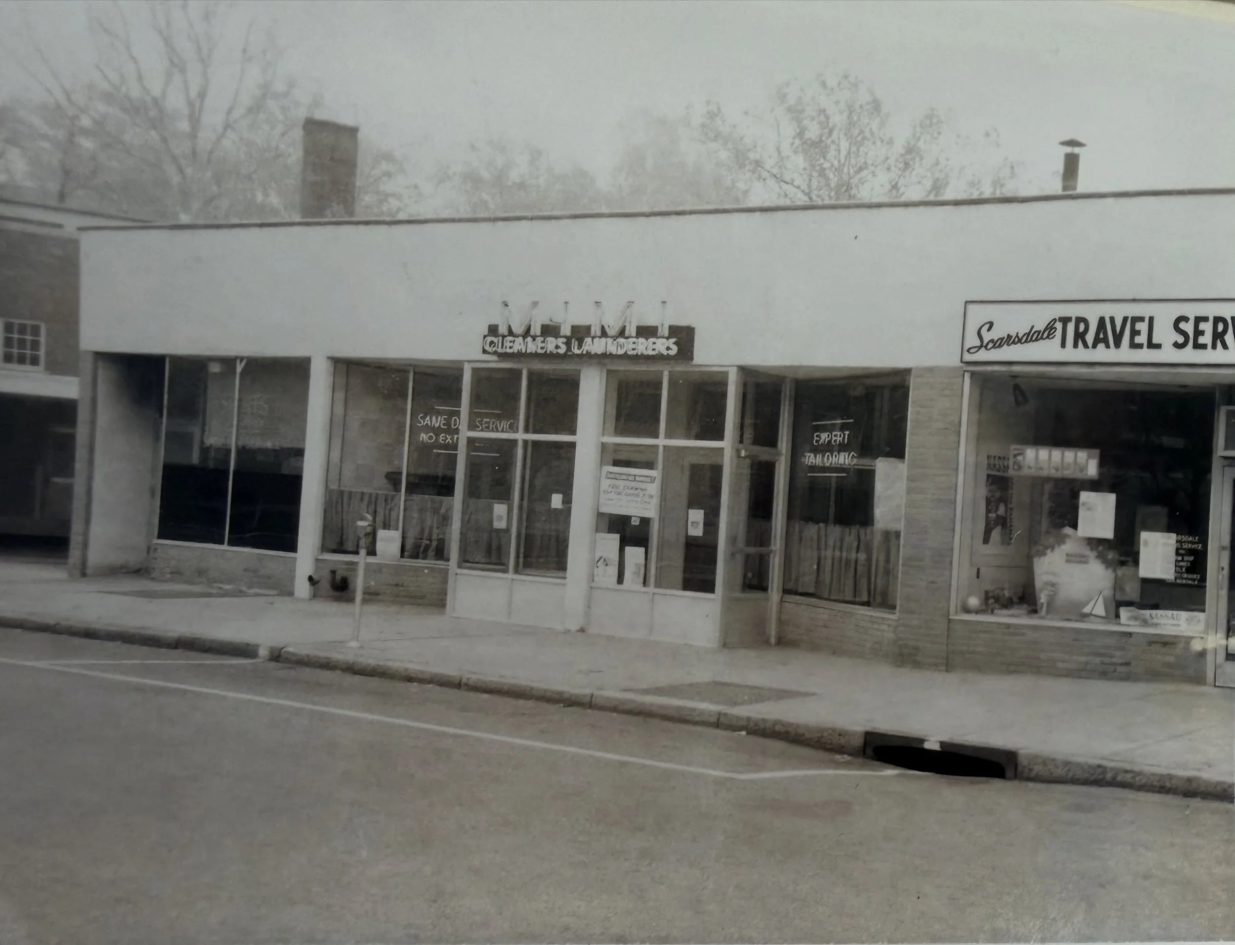 Before there was @mimis_gelato there was Mimi Cleaners on Christie Place. 

You may know this as the former space of @embassycleaners_ny . And @novihairsalon used to be the office of Scarsdale Travel Service. 

📸 Undated, Village of Scarsdale