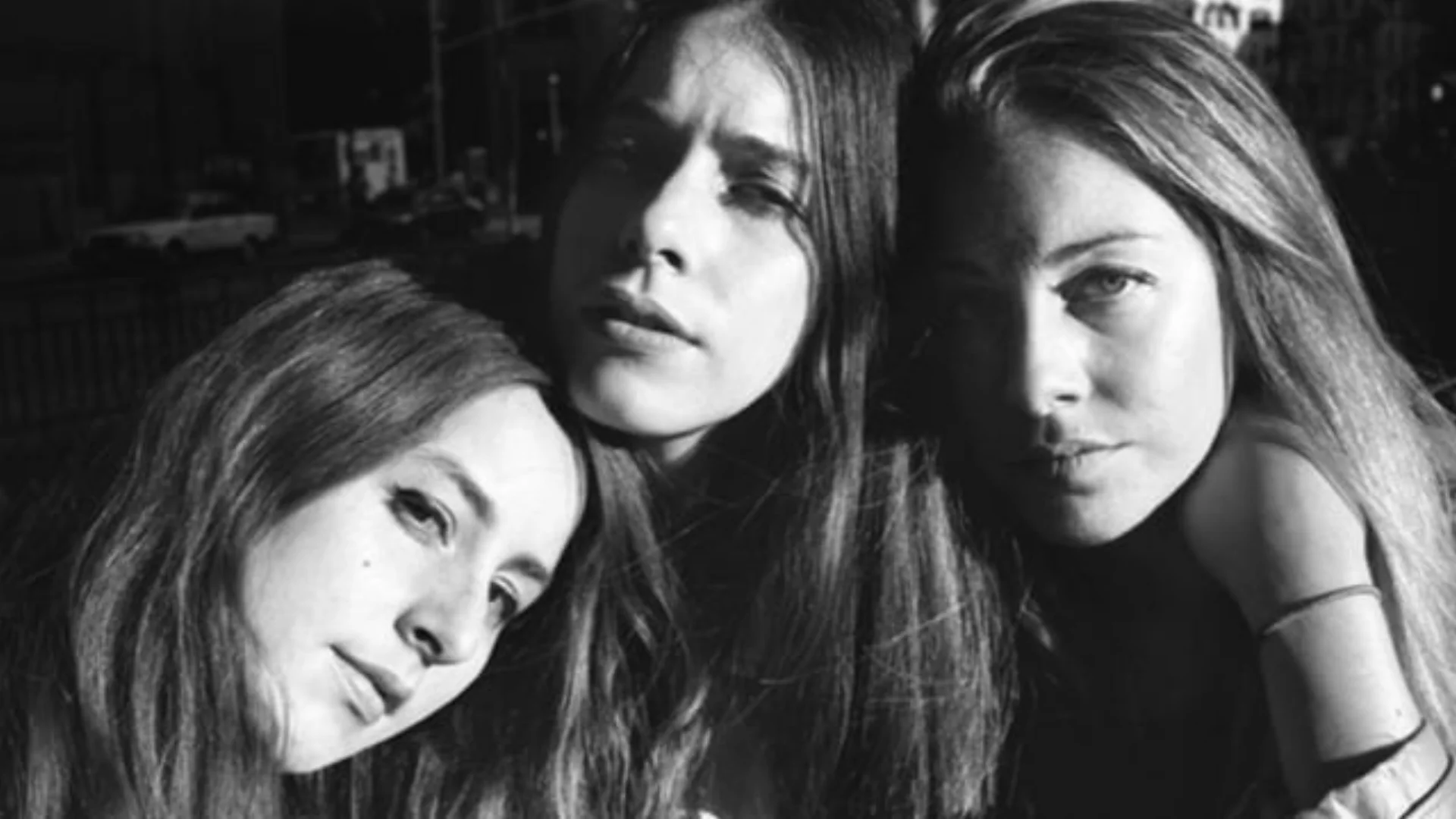 Haim "The Wire" (Official Video) / Directed by: Jonathan Lia