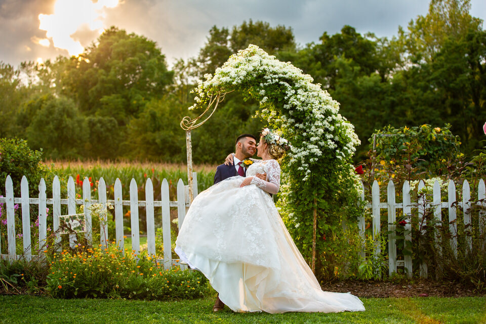 enabeld-photography-wedding-columbus-ohio-bride-groom-white-fence-flowers-summer-.JPG