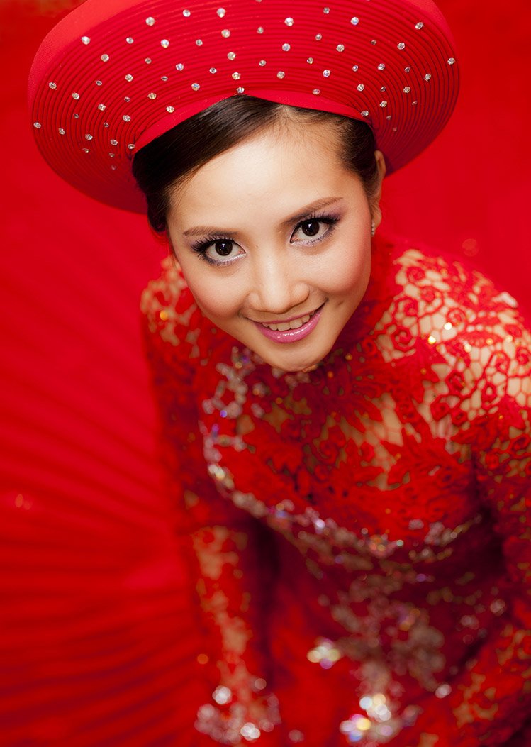 VIETNAMESE-WEDDING-photographer-ENABELD-PHOTOGRAPHY-vietnamese-culture-columbus-ohio-red-dress-ao-dai.jpg