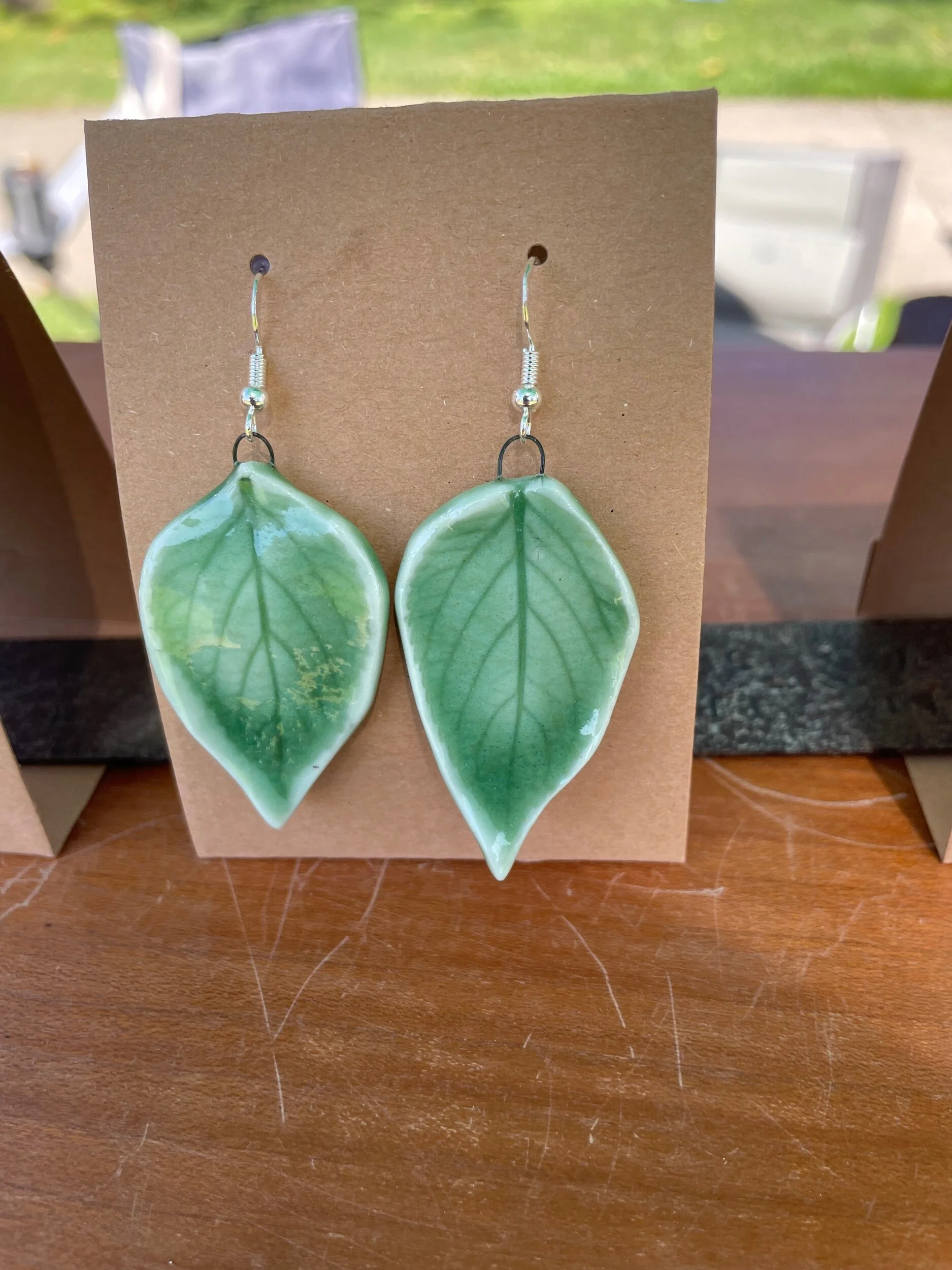 DA83B7DC-F1F5-4FF0-A2AA-B7F269392006