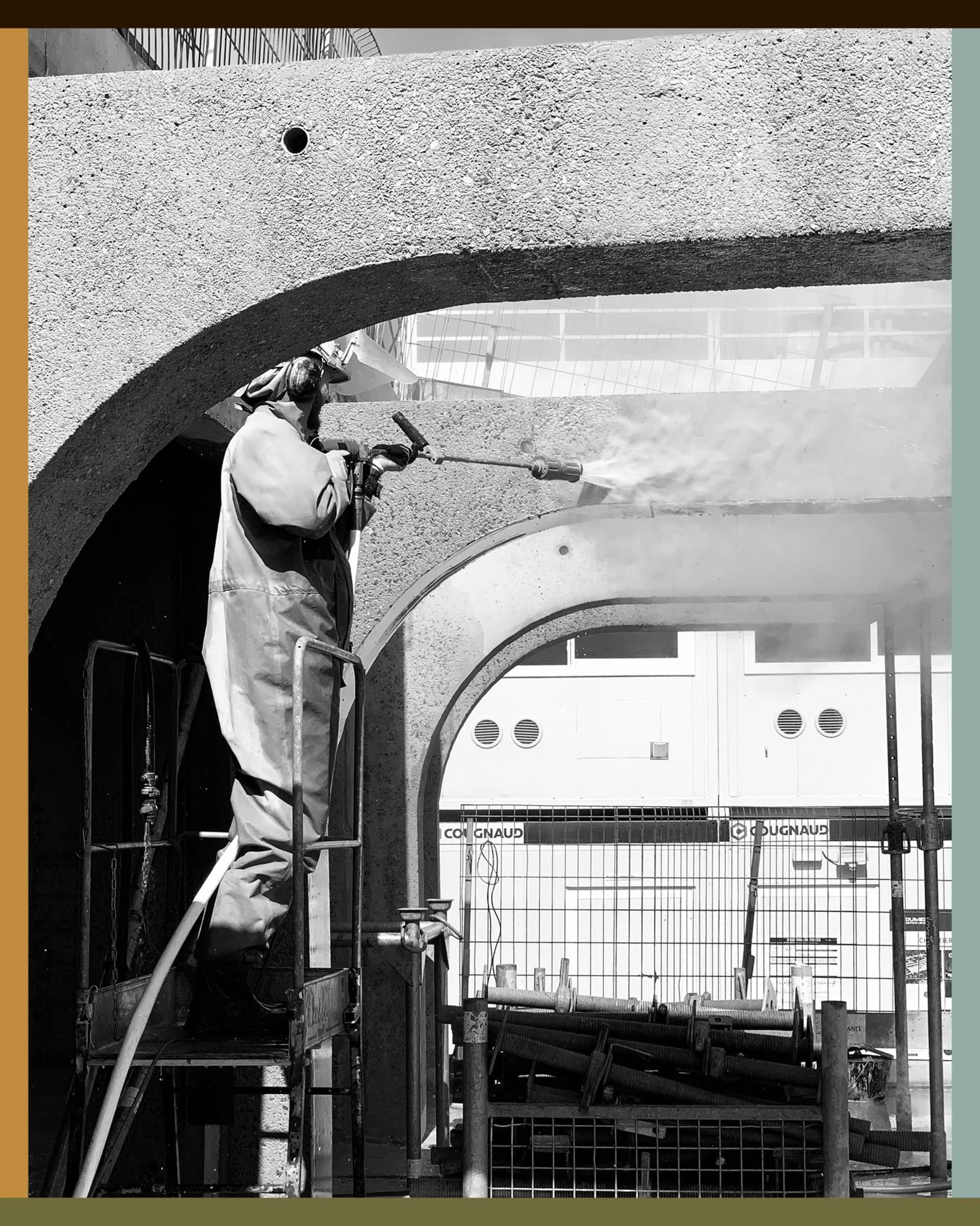 L&rsquo;ARCHE ET LE FILTRE.
Fixer les limites de l&rsquo;intime avant m&ecirc;me que les murs ne soient peints.

Chantier de la Maison CL, 2024. R&eacute;habilitation de 400 m&sup2;.