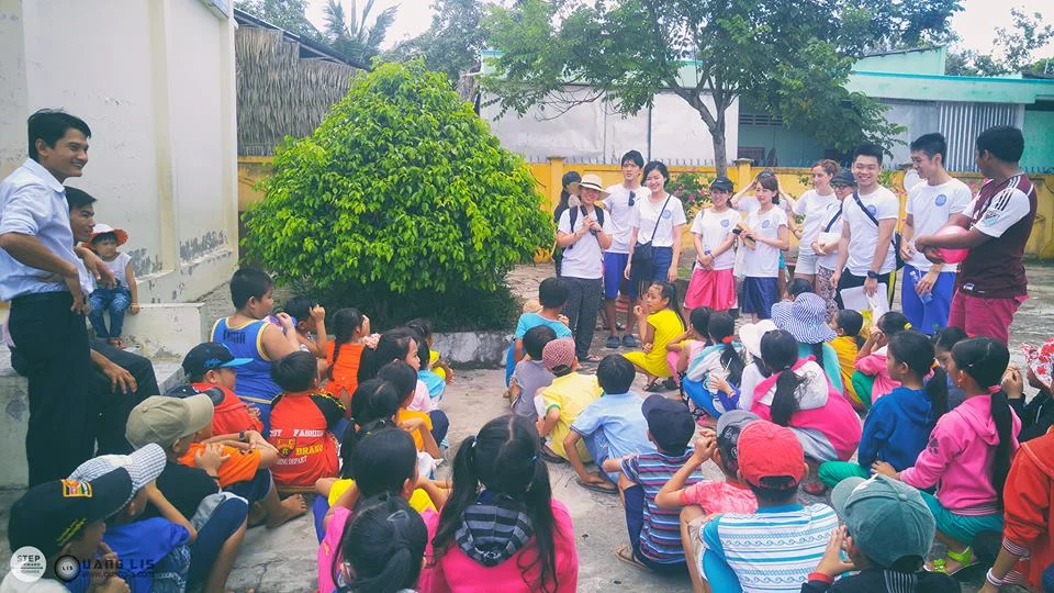 The students of age 8 to 10 gathered at the public area in the school with their teachers