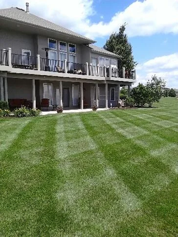  A finished lawn mowing job in Raymore, MO. 