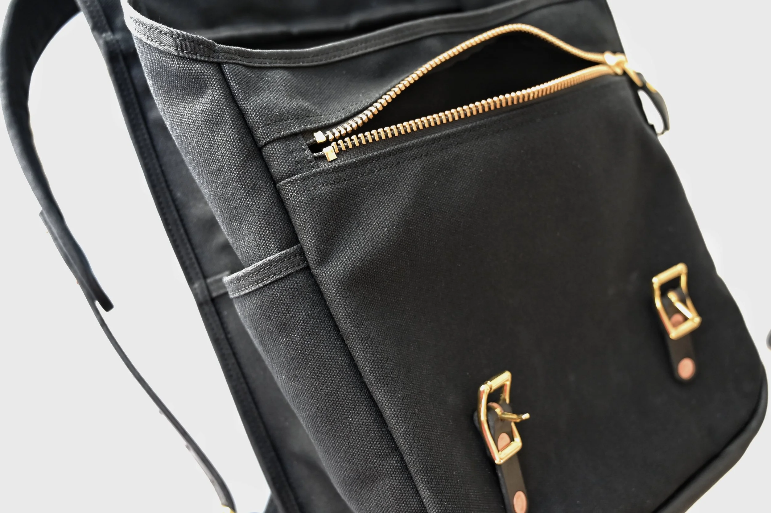 rucksack_backpack_leather_canvas_brass_handmade.jpg