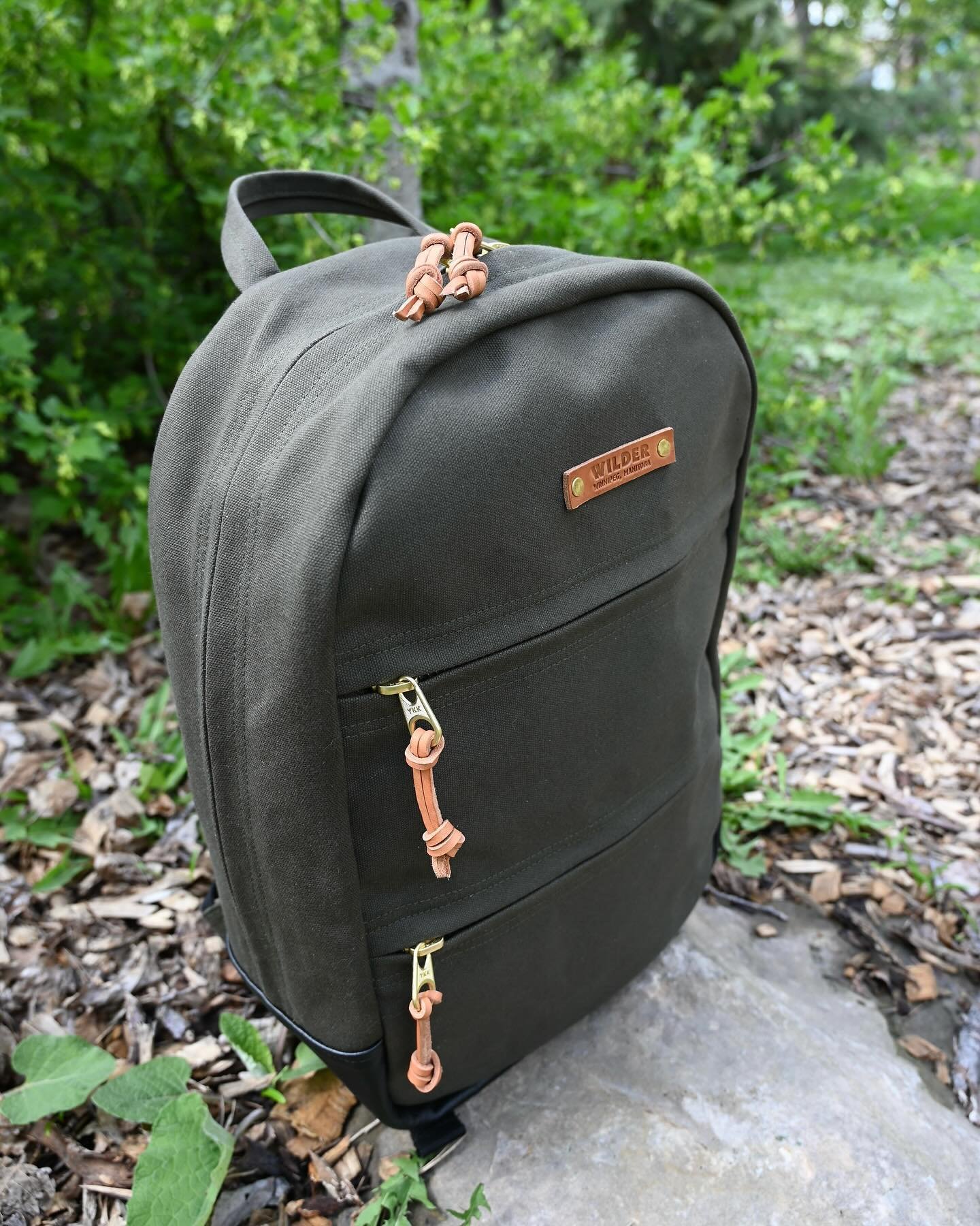 🌱🌱 Back by popular demand - the &ldquo;normcore&rdquo; as we call it, is a sturdy daily-use backpack that has everything you need and nothing you don&rsquo;t. This bag is all about respecting those details 🧑&zwj;🍳💋🤌.