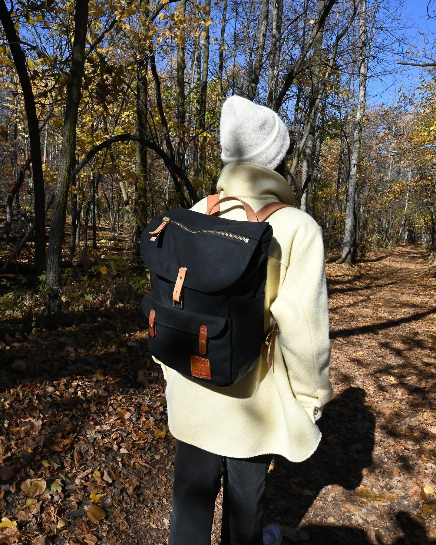 🍂🍁🍂 A little reminder to pack a bag (maybe even a Wilder bag😉) and go for stroll somewhere nice 🚶🏻&zwj;♀️🥾 👣🐿️🦦🦝🦃🌲🍂🐦&zwj;🔥🪵