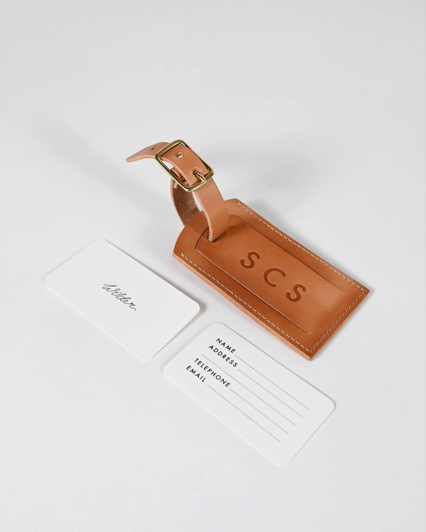 Every luggage tag 🧳🏷️ comes with custom initial embossing ✈️🛩️. Available online and in person 💁🏻🙋🏻&zwj;♂️!
