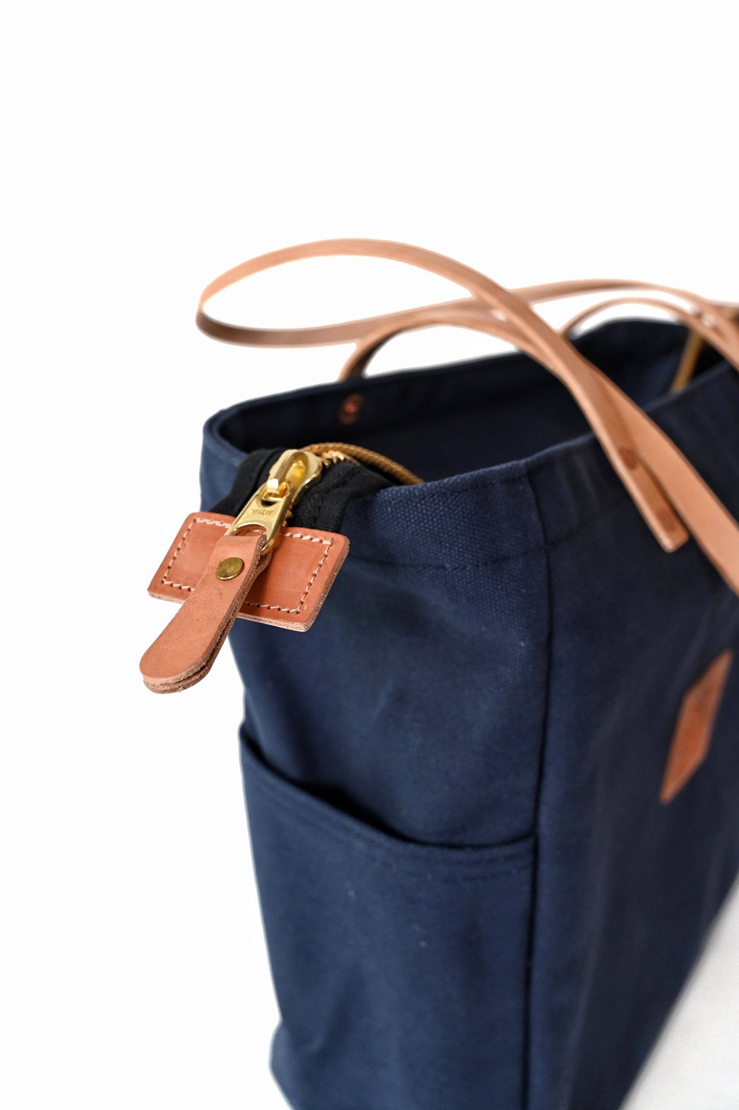 navy_zipper_tote_leather_bag_canvas.jpg