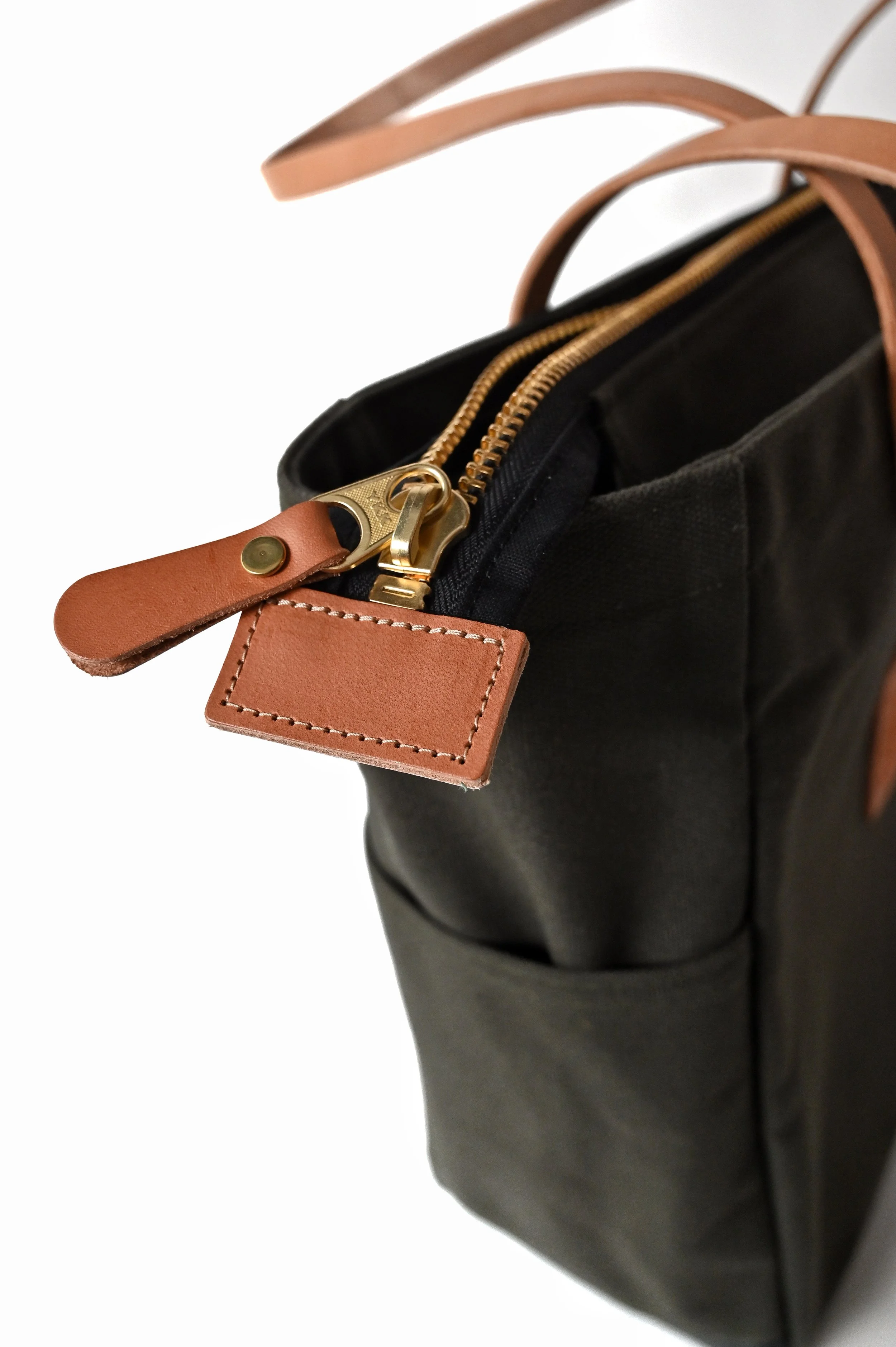 pocket_tote_zipper_leather_ykk_bag_handmade.jpg