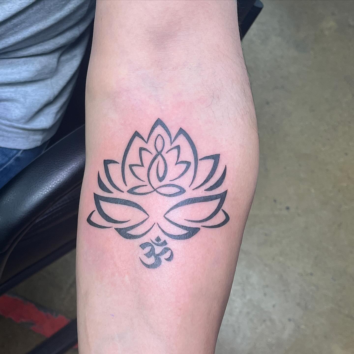 A sharp Lotus tattooed by James. How do you find your inner peace these days? Let us know. #bethesdatattoo