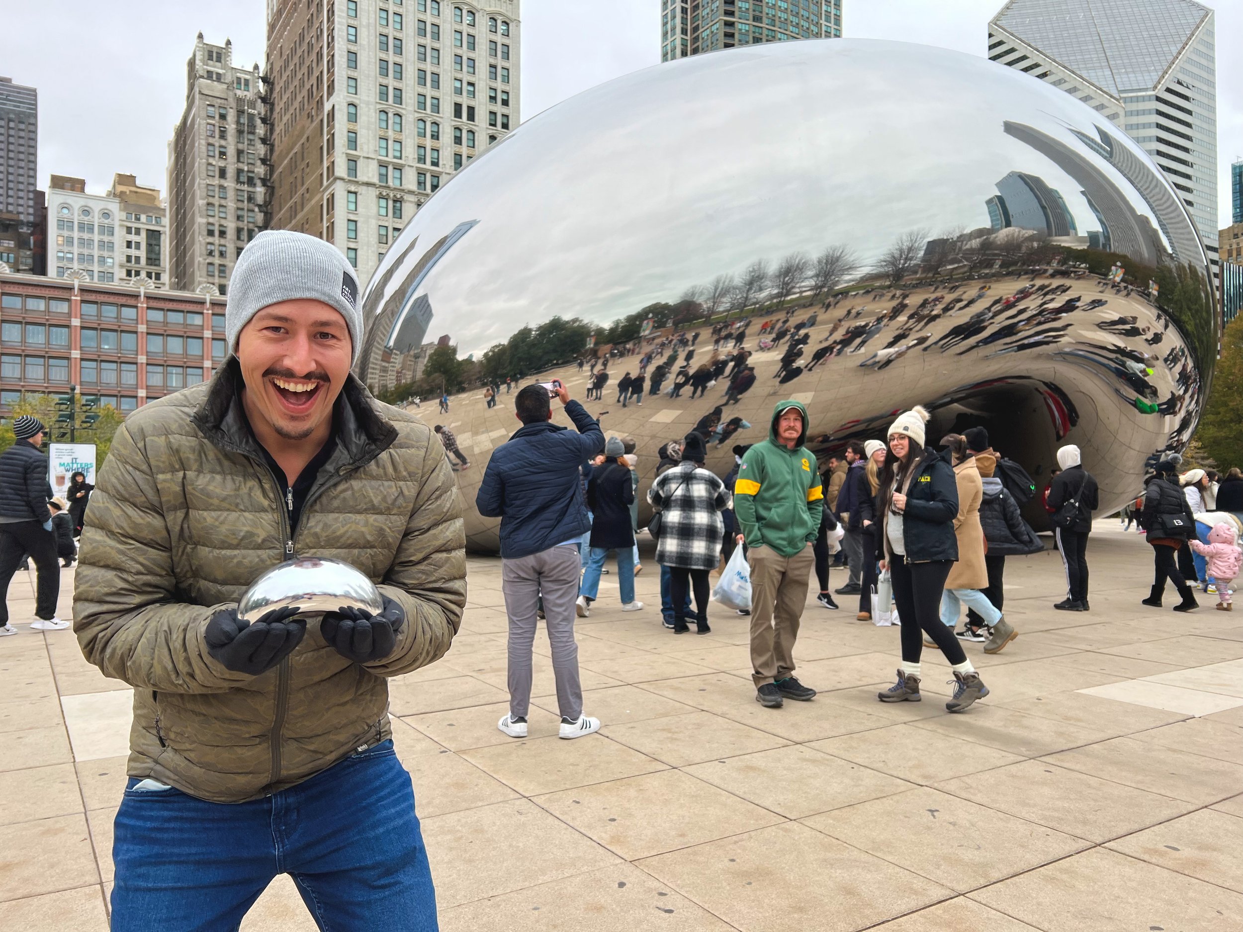  Wes Haynie, AIA, poses with famous Cloud Gate sculpture  