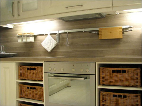 Backsplash_rail_system kuchimelle-resized-600.jpg