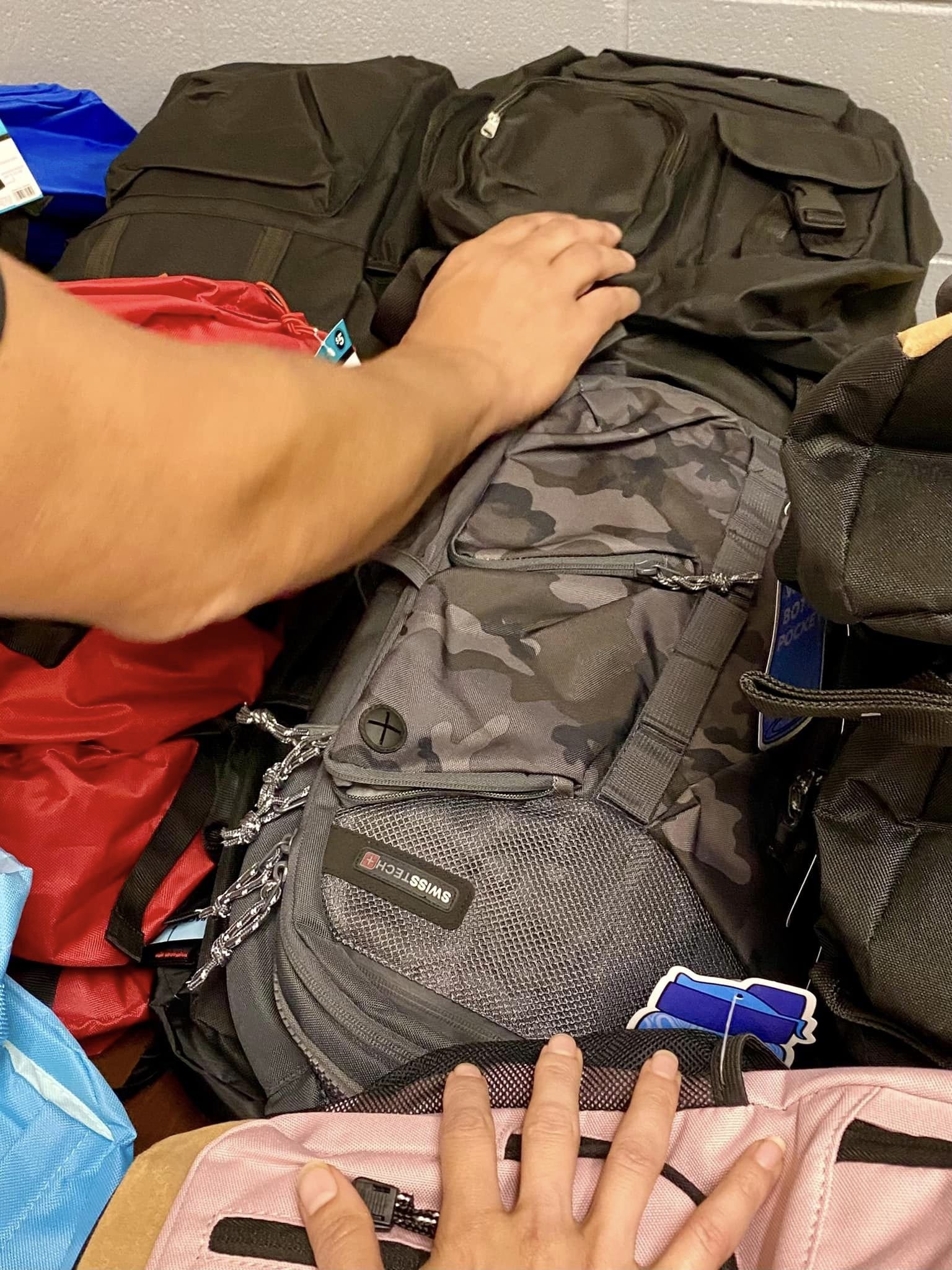 Backpack Giveaway Agosto 2023 8.jpg
