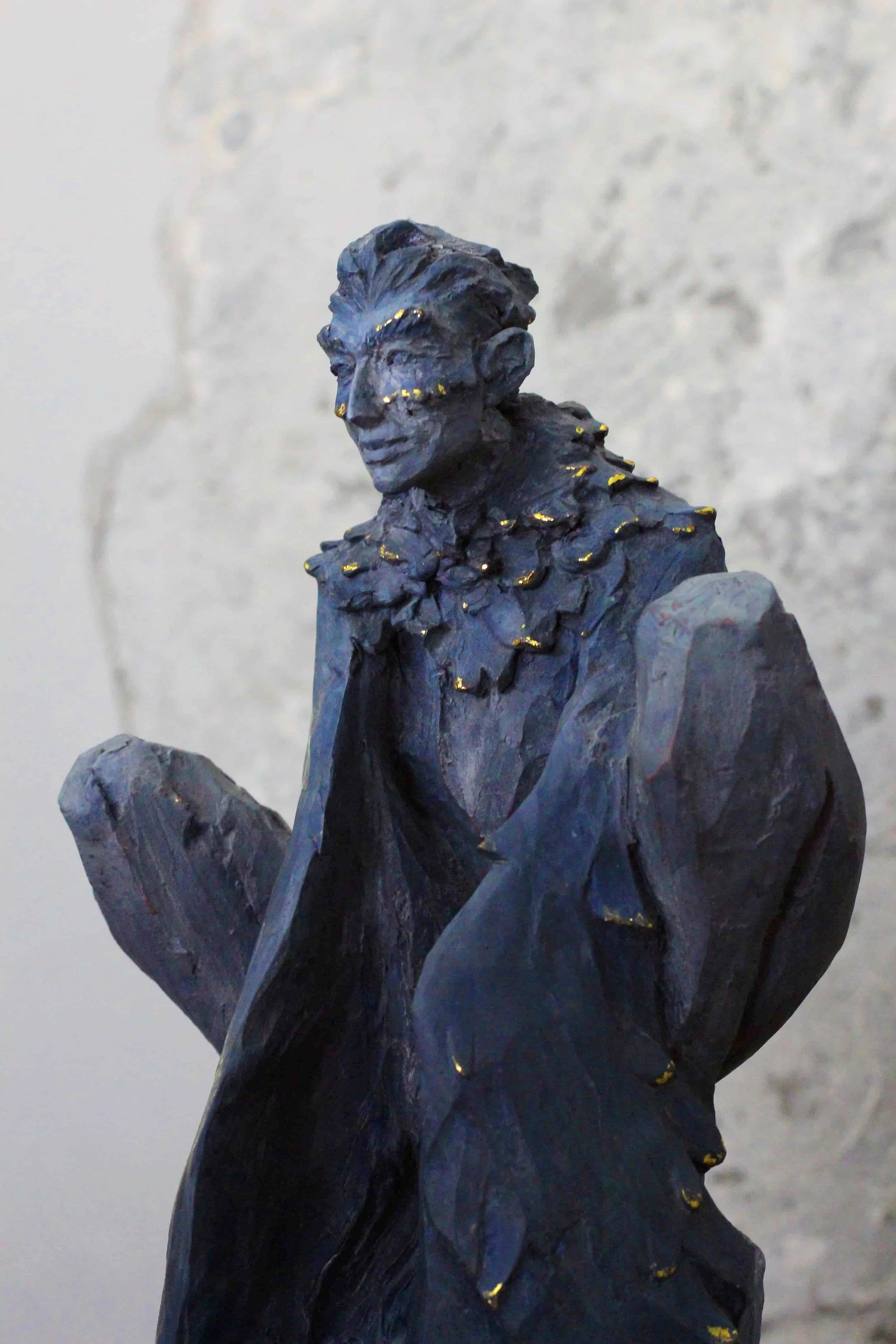 Scultura Icarus, vista laterale