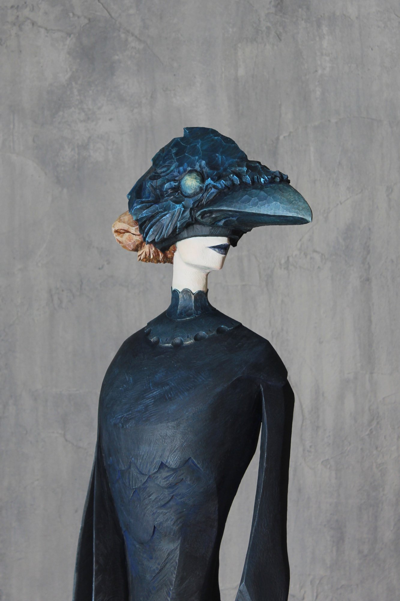 MUNINN - MEMORIA | scultura lignea policroma in tuia