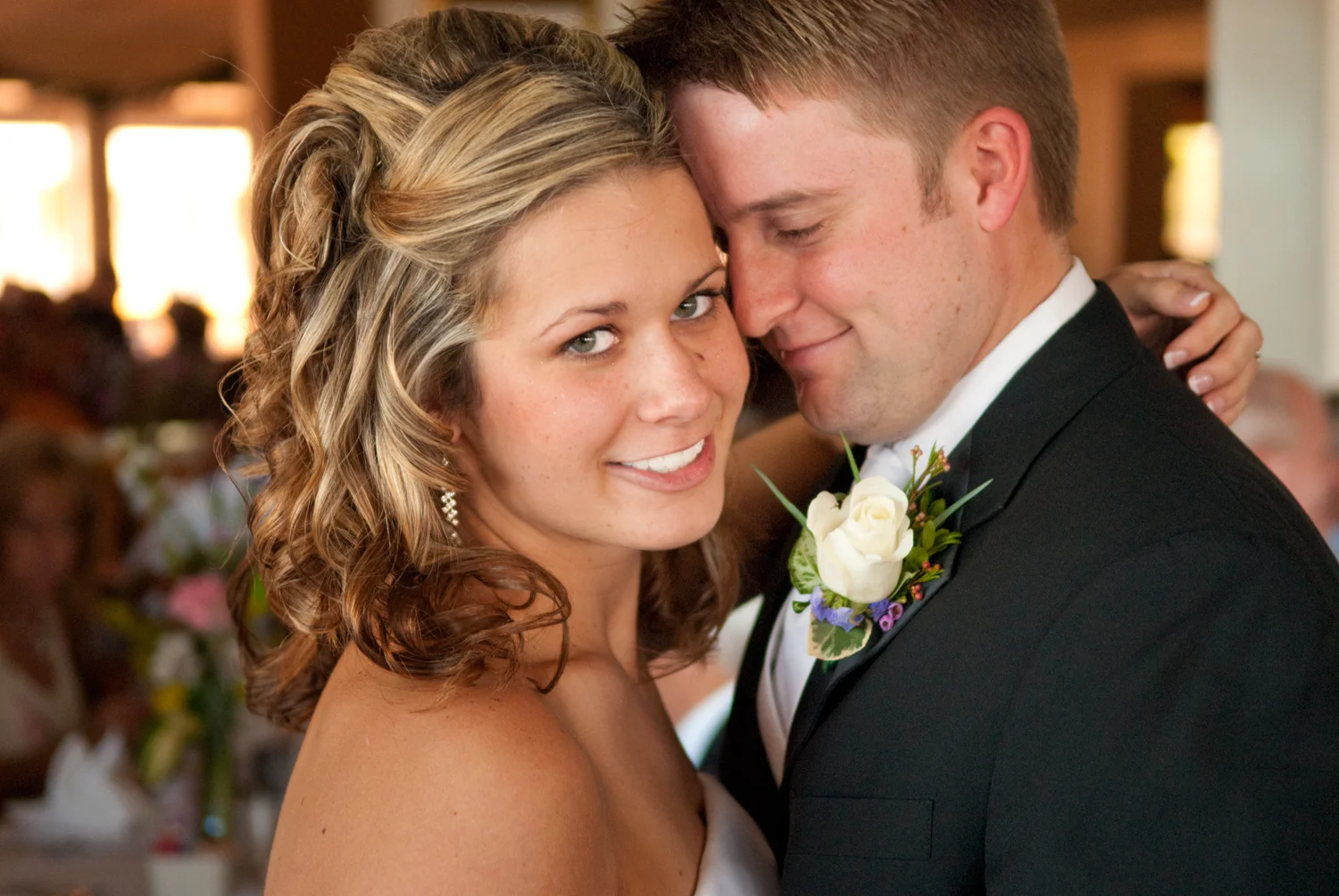 First dance, bride and groom
