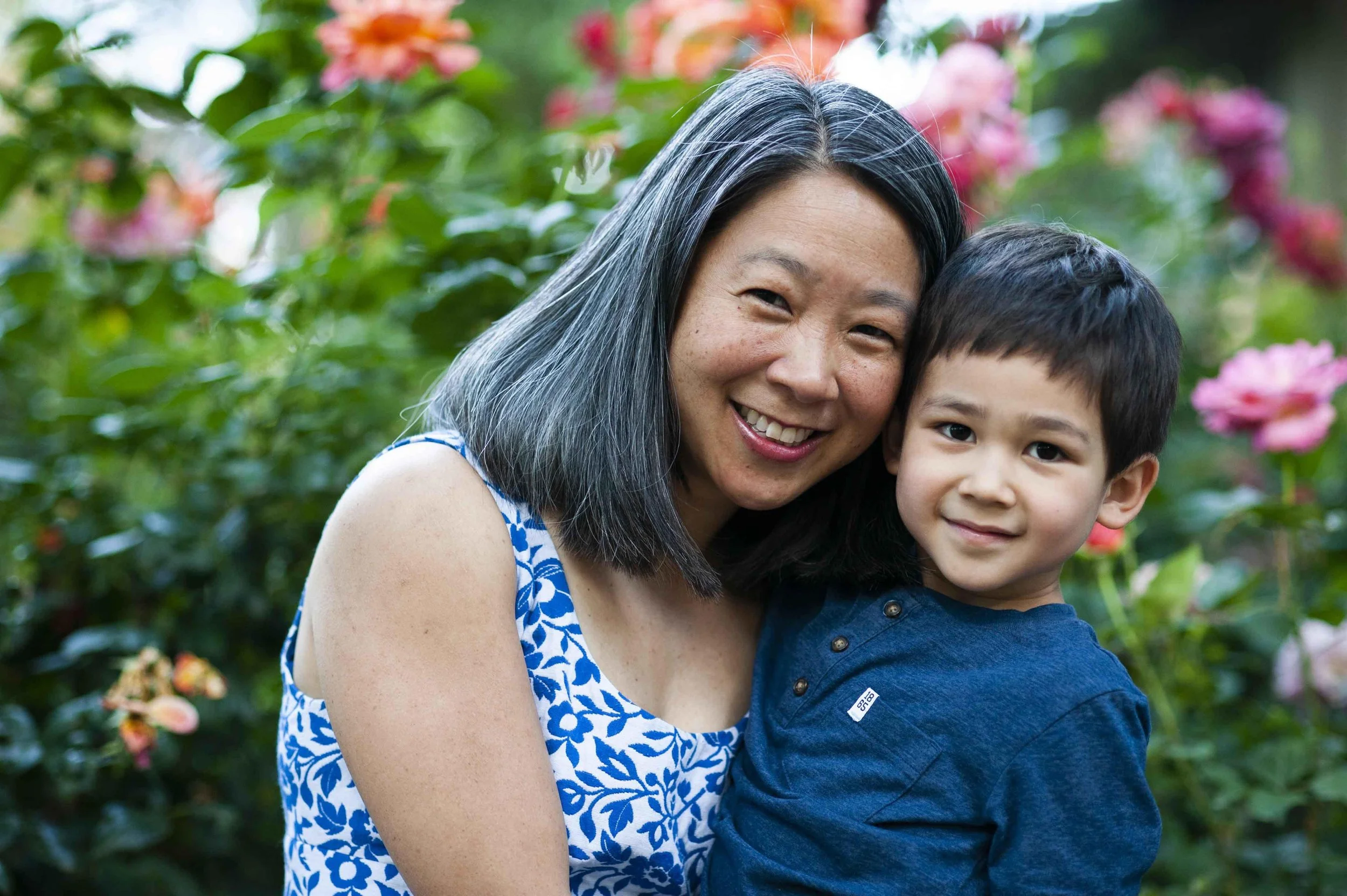 mom and child natural family photography sacramento.jpg