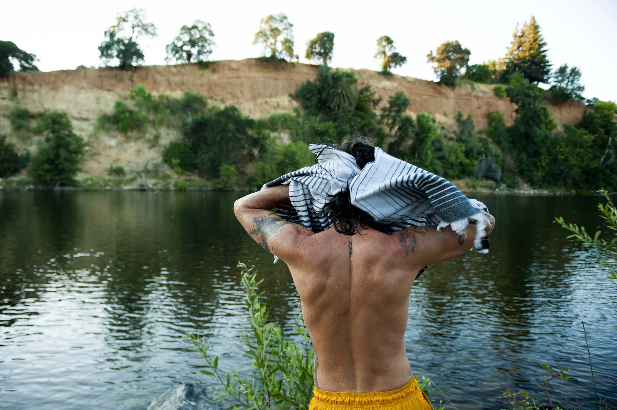 yoga-instructor-portrait-at-the-american-river-fair-oaks-by-piazza-photography.jpg