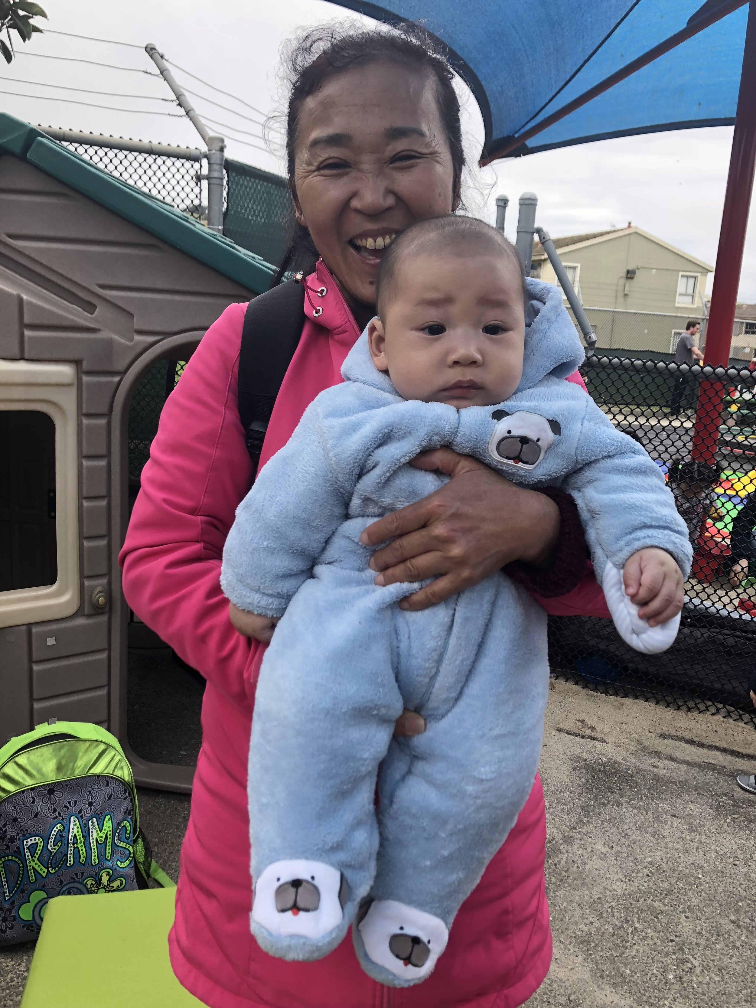USC Asian Pacific Alumni Association with Wu Yee children
