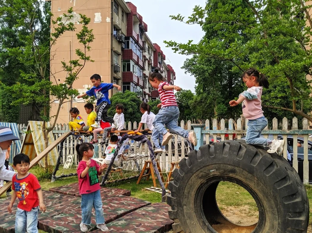 kids playing.jpg