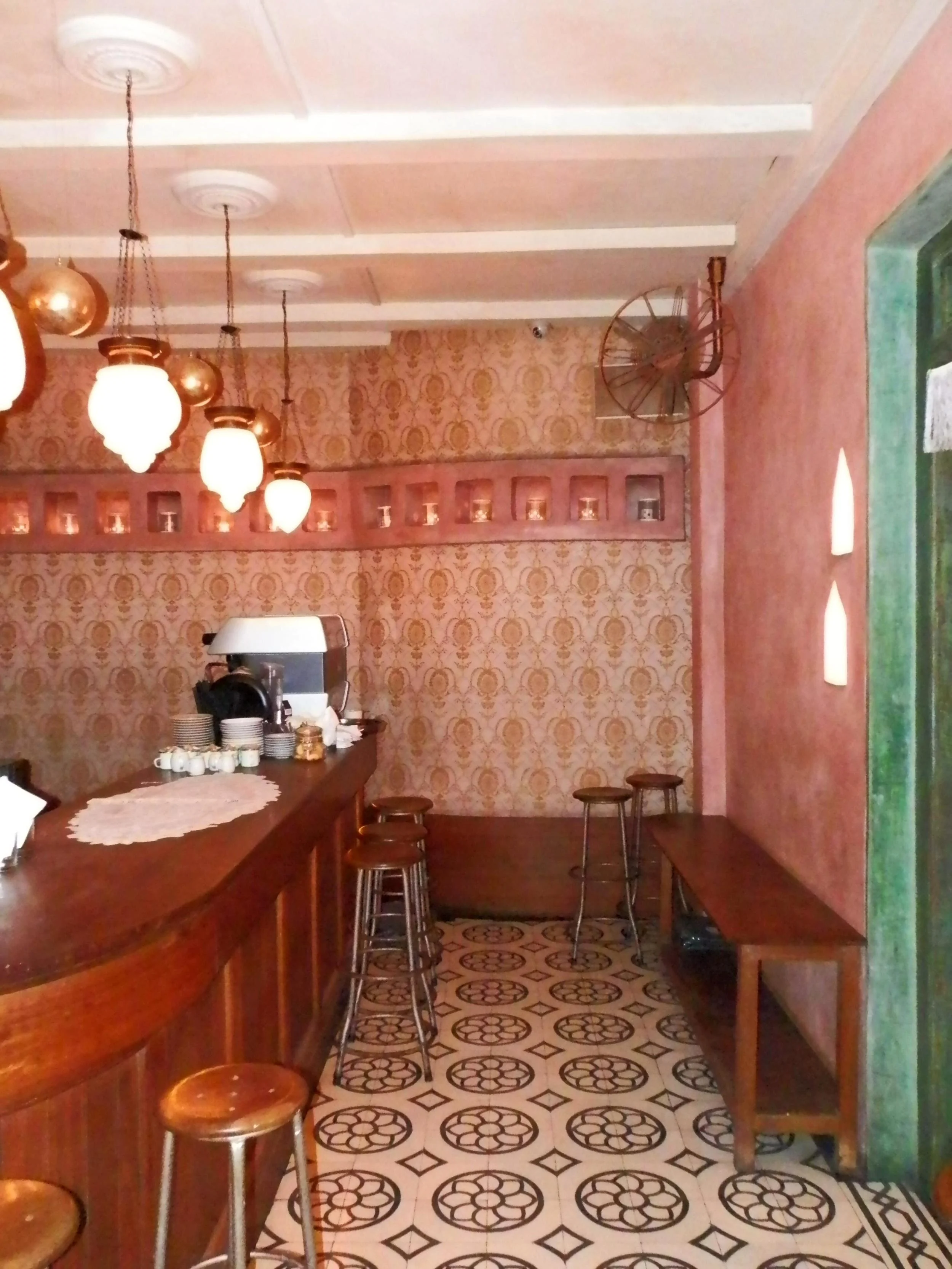 SMALL CAFE AREA