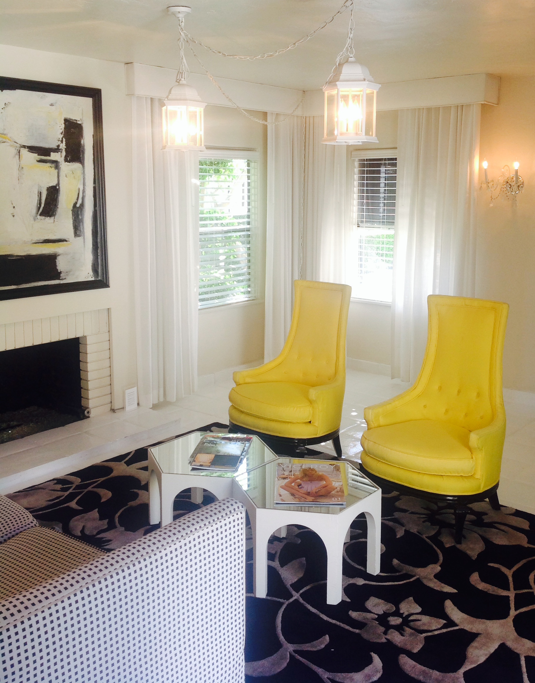 Lounge room.