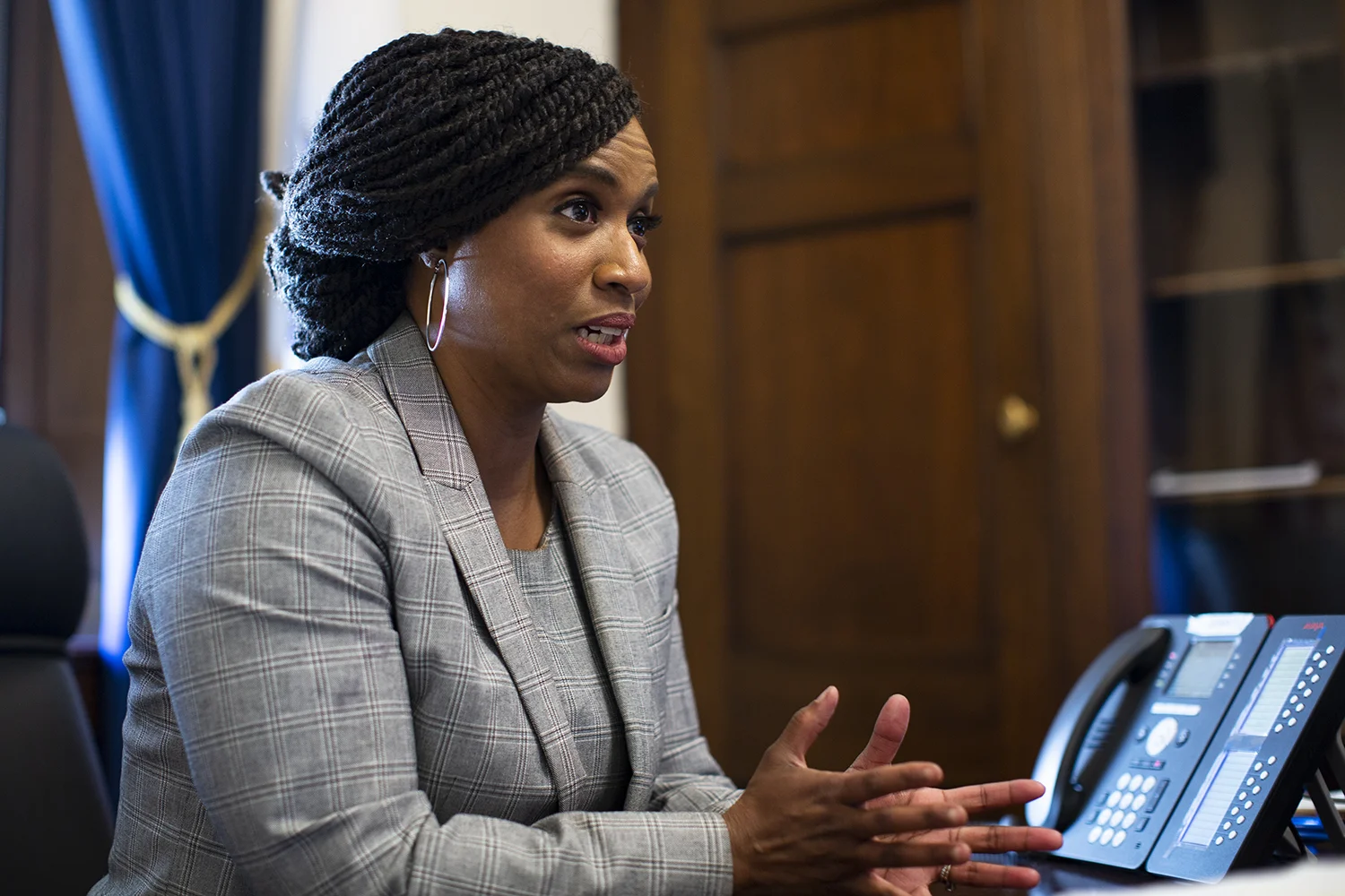 U.S. Congress member Ayanna Pressley (D, MA-07) speaks to a visiting group from the League of American Bicyclists, which lobbies and advocates for “safer roads, stronger communities, and a bicycle-friendly America,” in her Capitol Hill office. Washington, DC, 2019.