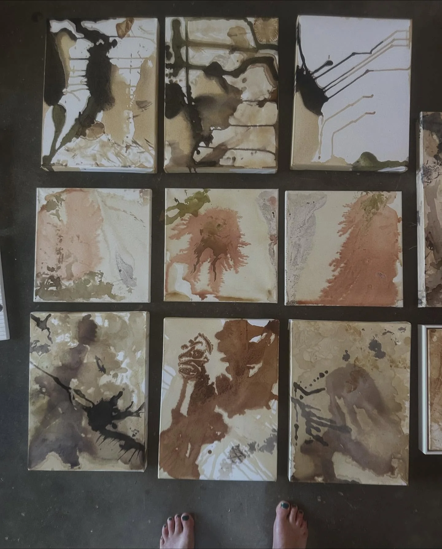 Preparation for &ldquo;In the Time it Takes to Dry&rdquo; is well underway 

Exhibiting @artclubdub opening Friday 21st Nov from 5:30pm

#emergingartist #christmasgifts #dubbo #dubboevents