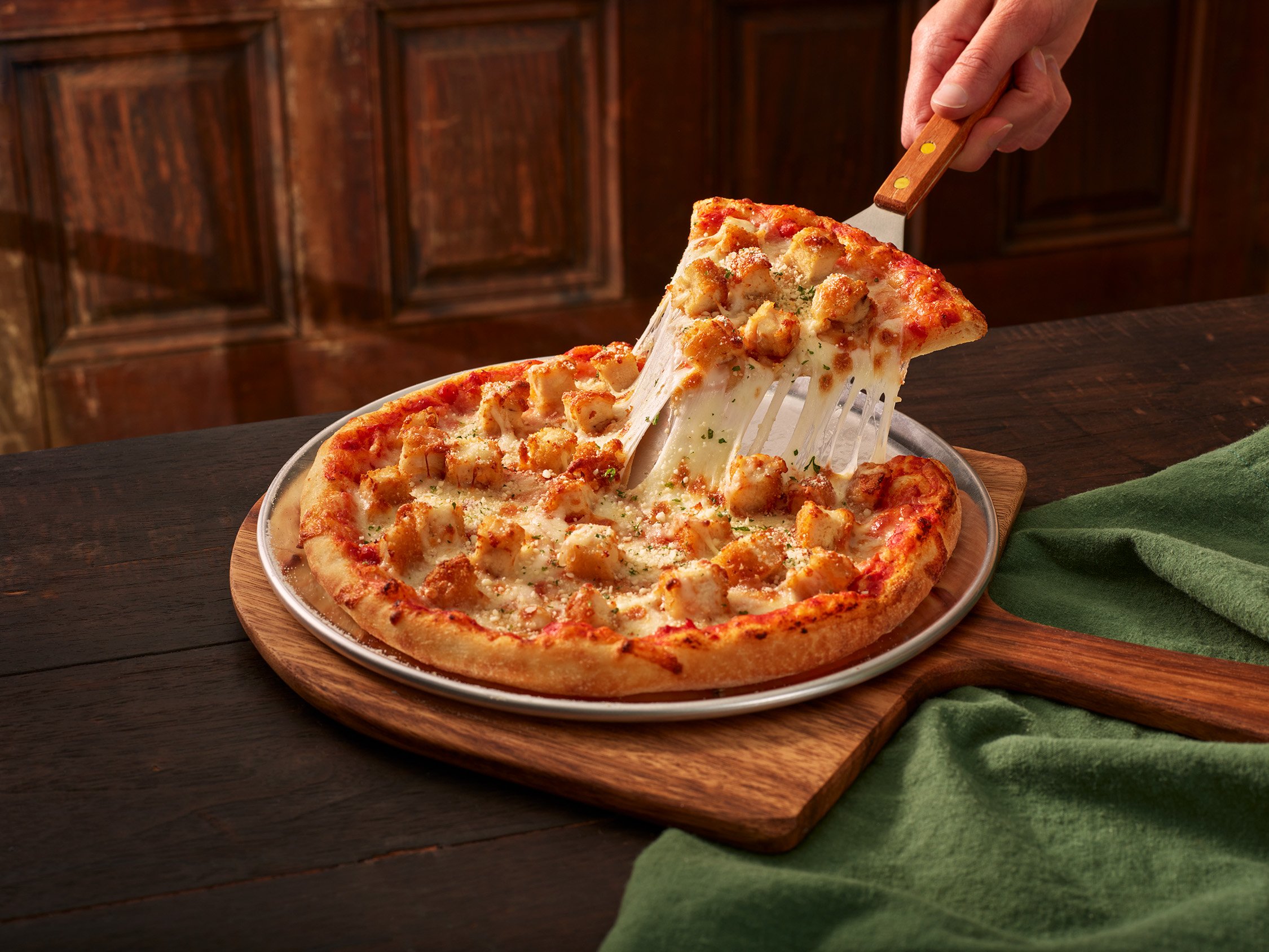 ChickenParmigianaPizza_v2.jpg