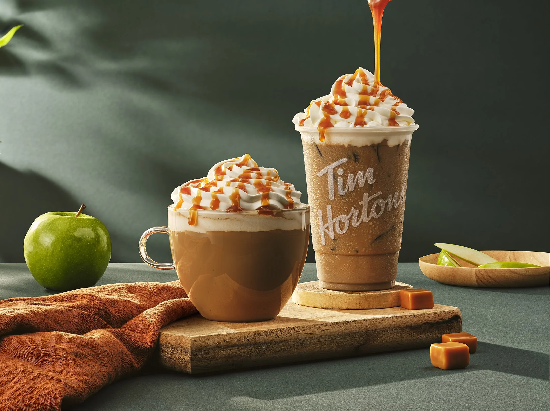 THUS_8953_AppleCaramelLattes_enviro.jpg