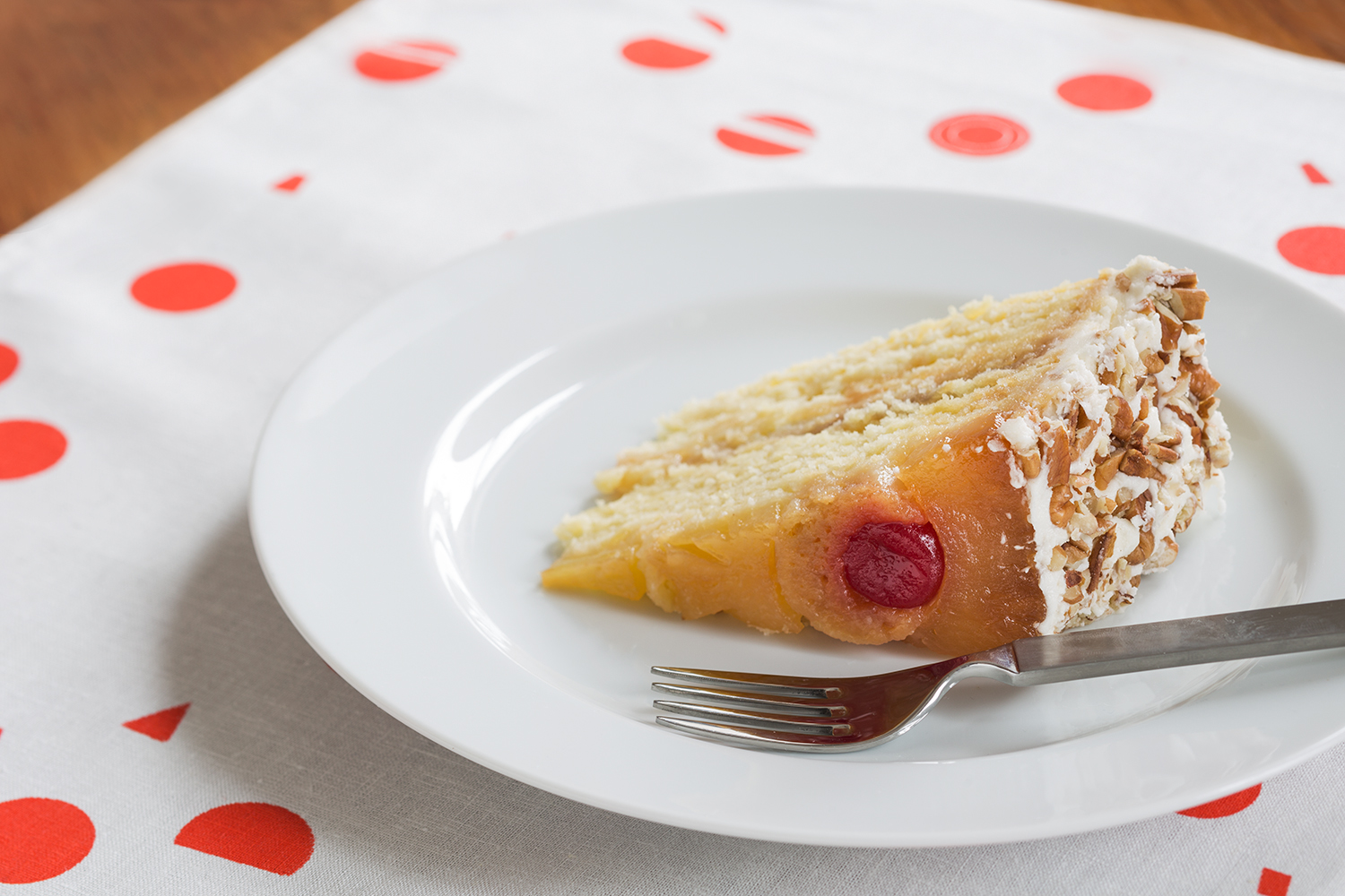 Pineapple_Upside_Down_Cake_Slice.jpg