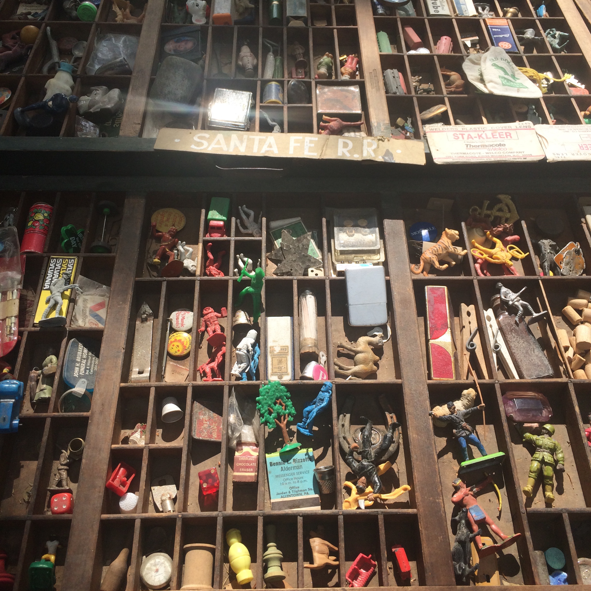 I use printer's drawers to display my collection of miniature animals I've picked up on my travels, so it's great to see some similar inspirations.