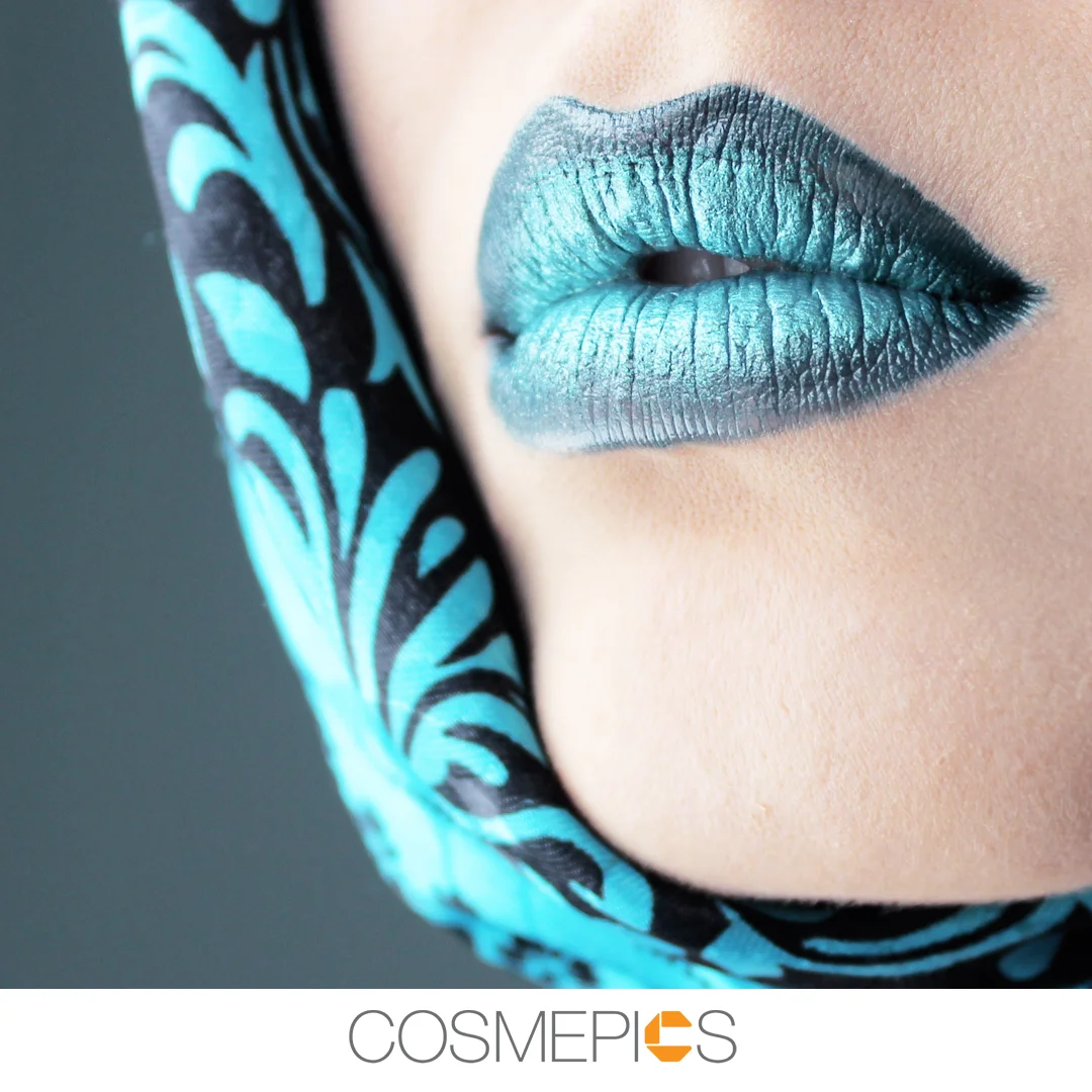 MOLLY-lips-feb1-17-cosmepics-v2.jpg