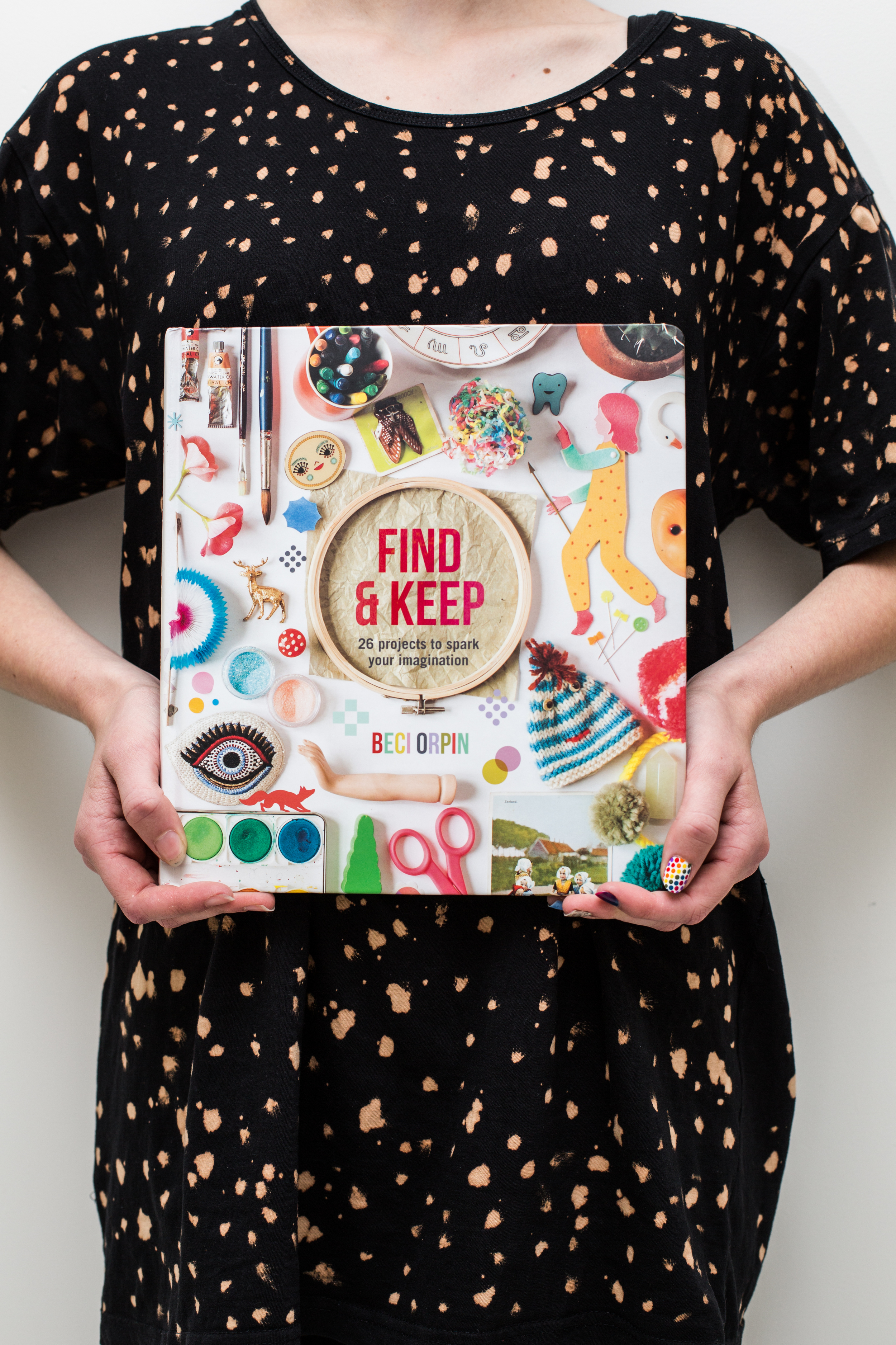made the tee I'm wear from this great craft book Find and Keep by Beci Orpin