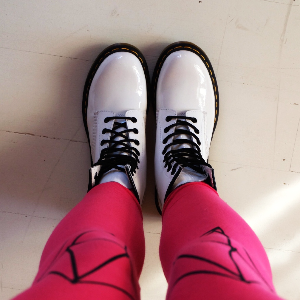 1460 White Blanc with federation tights. 