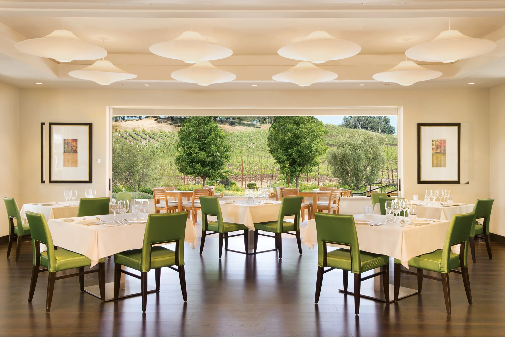 2016_JV_Dining_Room_03_rgb.jpg