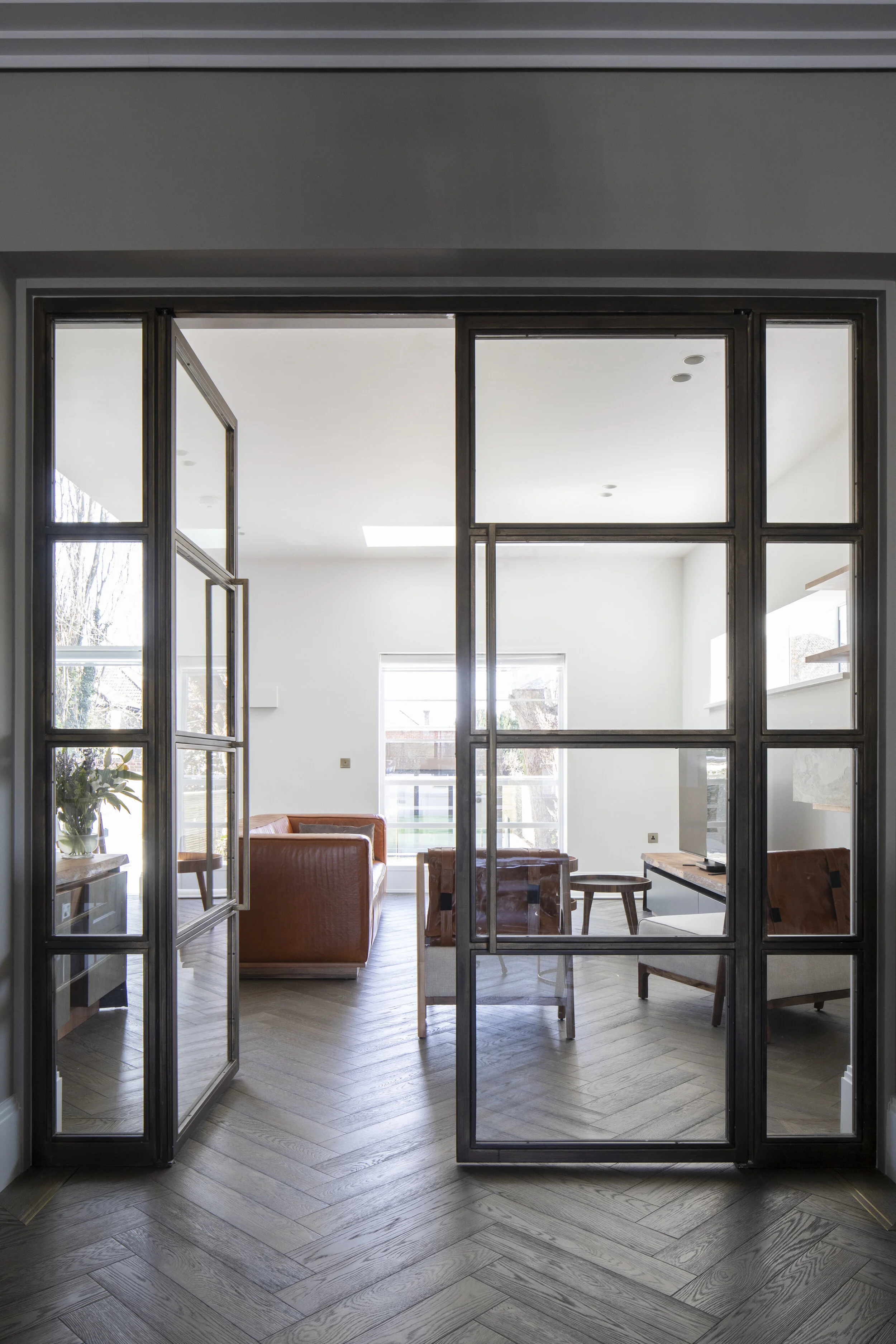 33. Woodford Road.jpg