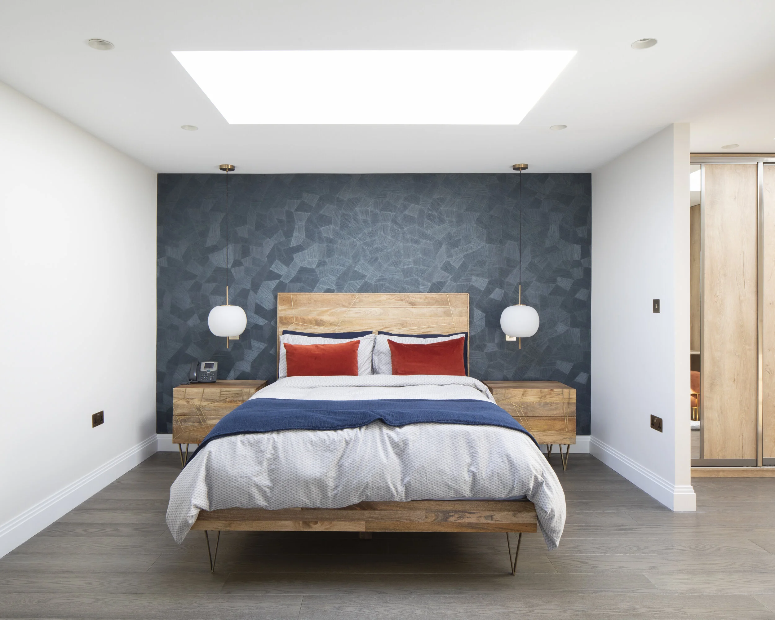 52. Woodford Road.jpg